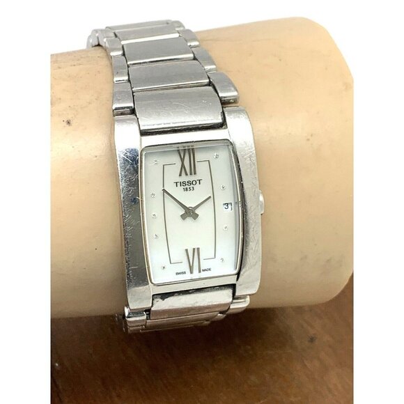 Tissot Women’s Watch Swiss Quartz Mother of Pearl Silver Steel T10530911… - Picture 10 of 13
